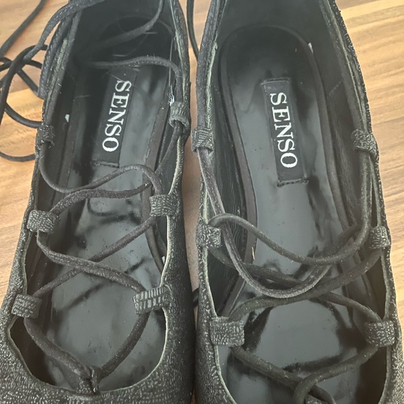 Ballet style black flats - Picture 3 of 4